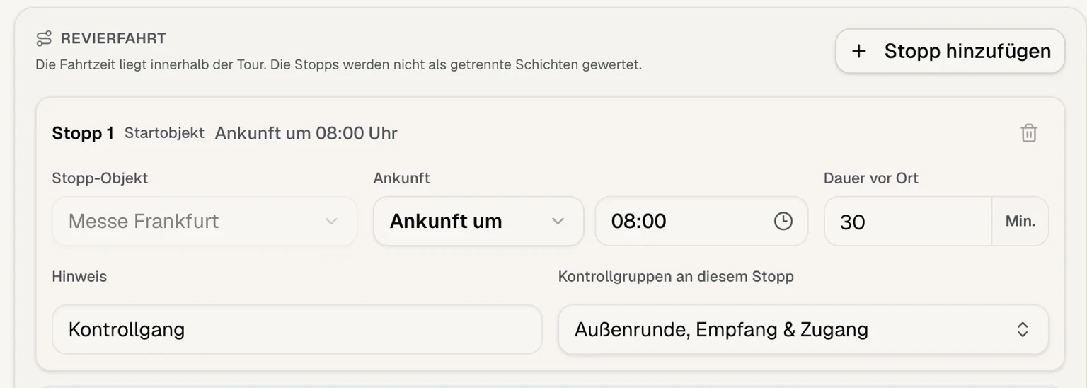 Objektstopp einer Revierfahrt mit Ankunft, Aufenthaltsdauer, Hinweis und zugeordneten Kontrollgruppen